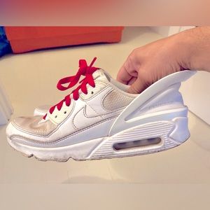 Nike Air Max 90 FlyEase Shoe